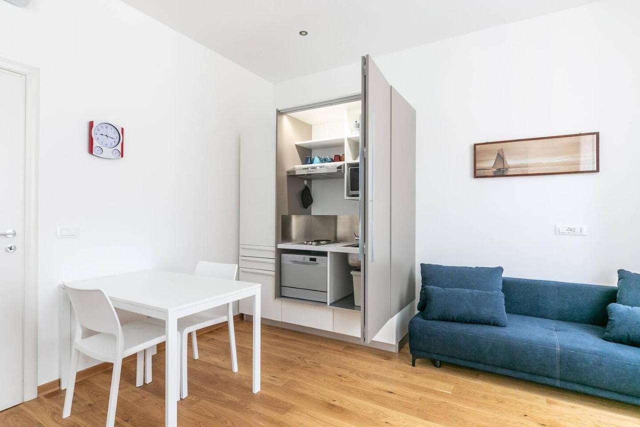 ~ Cozy Apartment ~ City Center Train Station Triest Exterior foto